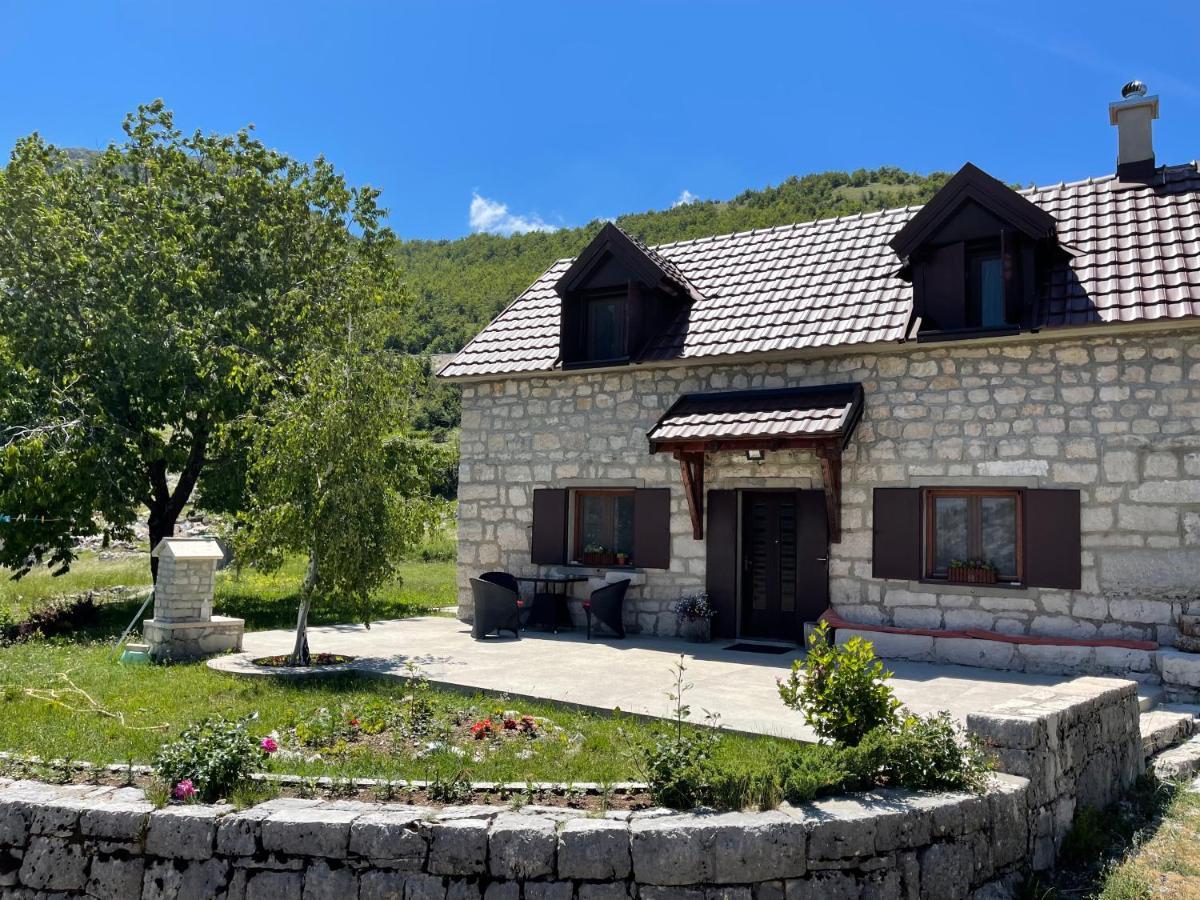 Lovcen Holiday Home Τσέτινιε Εξωτερικό φωτογραφία
