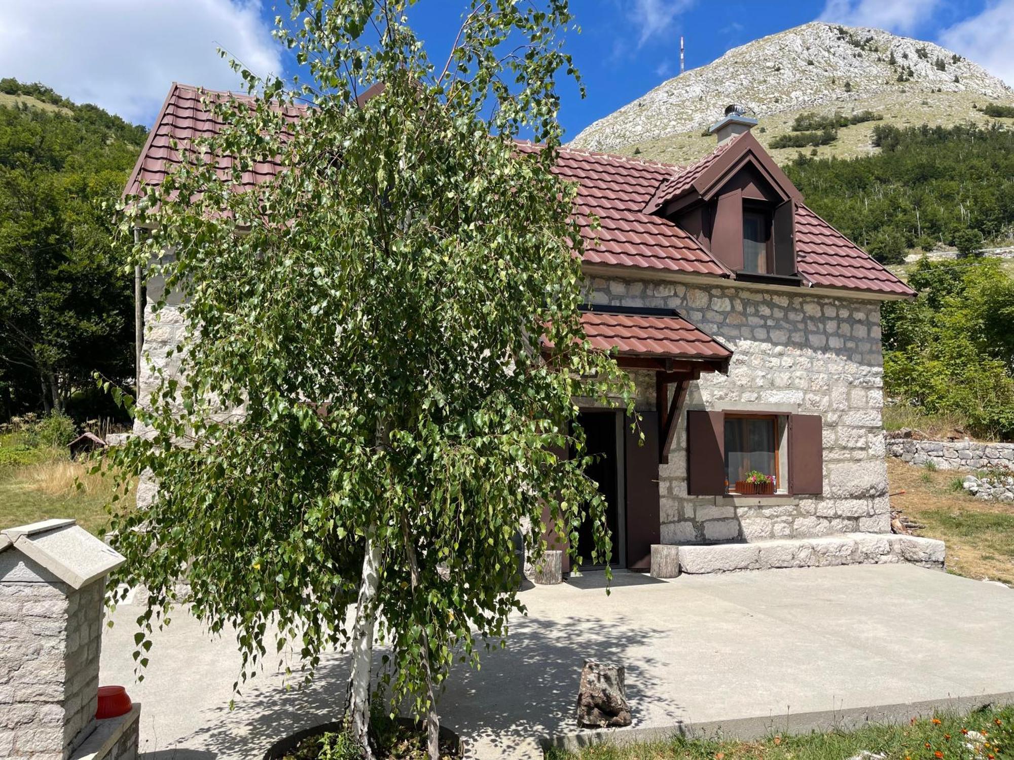 Lovcen Holiday Home Τσέτινιε Εξωτερικό φωτογραφία