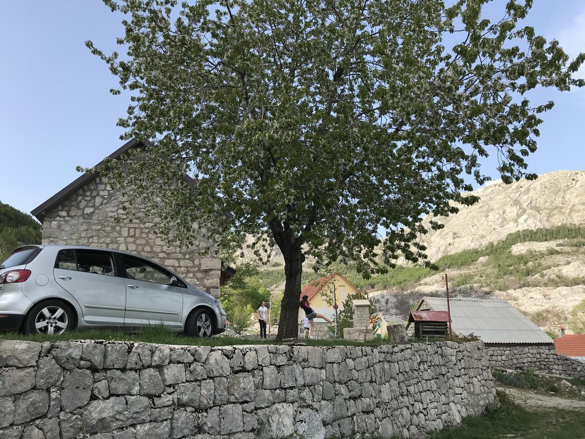 Lovcen Holiday Home Τσέτινιε Εξωτερικό φωτογραφία