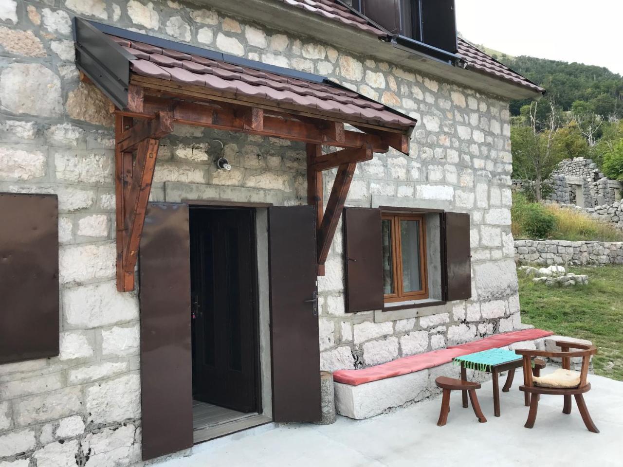 Lovcen Holiday Home Τσέτινιε Εξωτερικό φωτογραφία