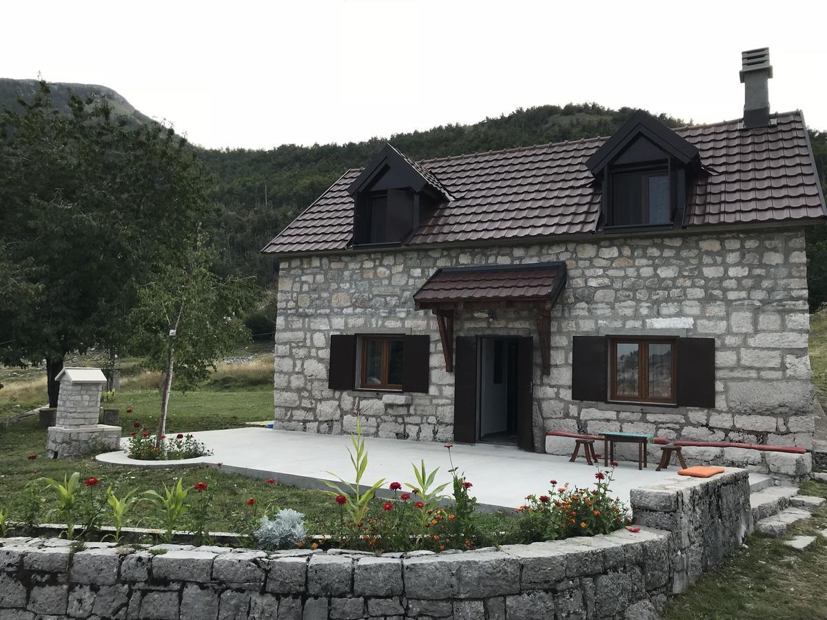 Lovcen Holiday Home Τσέτινιε Εξωτερικό φωτογραφία