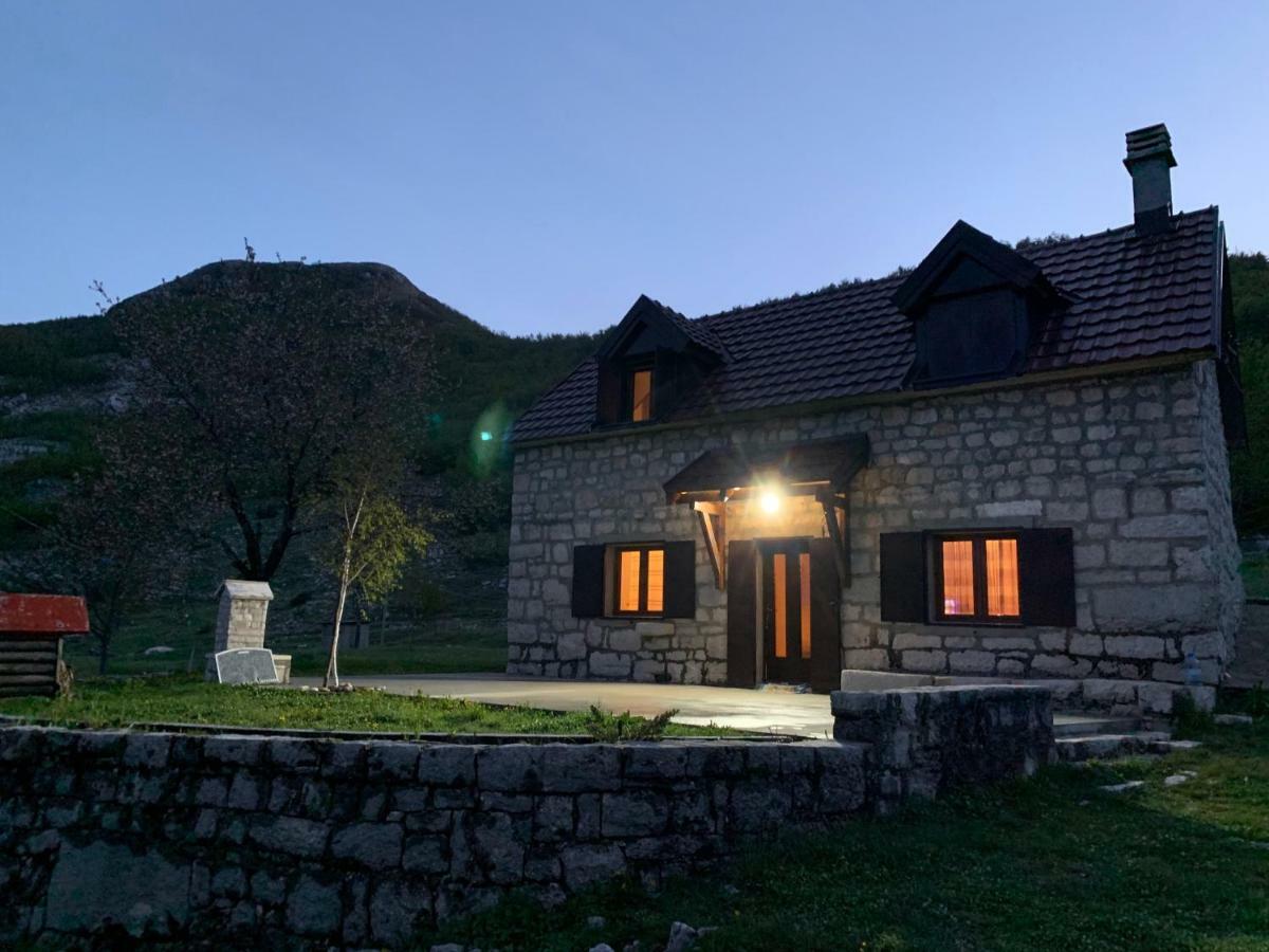 Lovcen Holiday Home Τσέτινιε Εξωτερικό φωτογραφία