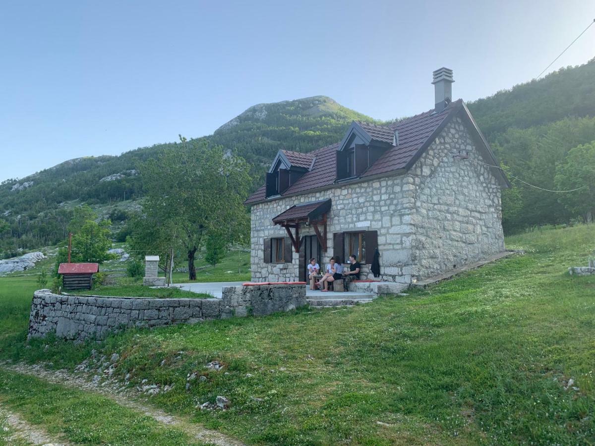 Lovcen Holiday Home Τσέτινιε Εξωτερικό φωτογραφία