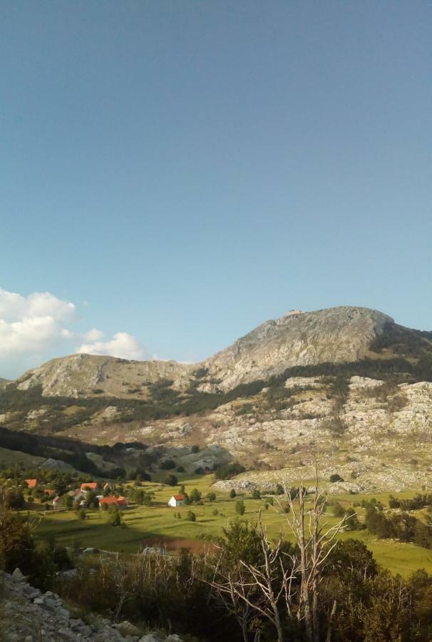 Lovcen Holiday Home Τσέτινιε Εξωτερικό φωτογραφία